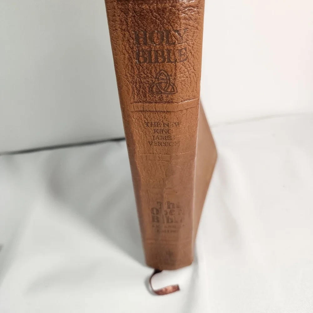 Vintage 1985 Holy Bible New King James Version The Open Bible Expanded Edition